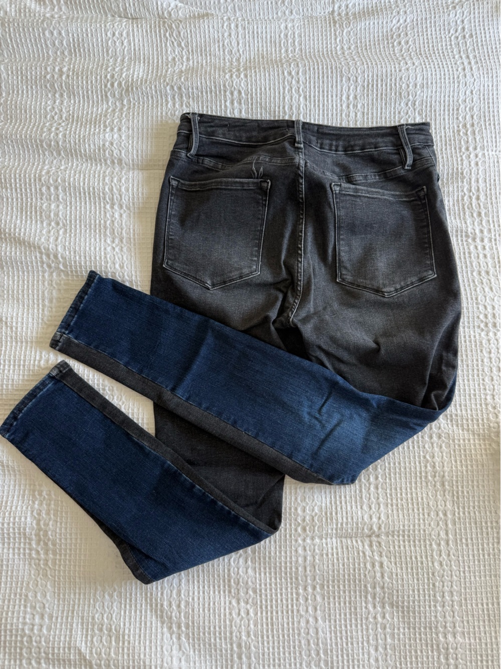 FRAME Le One Skinny Two Tone Jeans Size 2 Blue Black 28” Inseam - Picture 8 of 9
